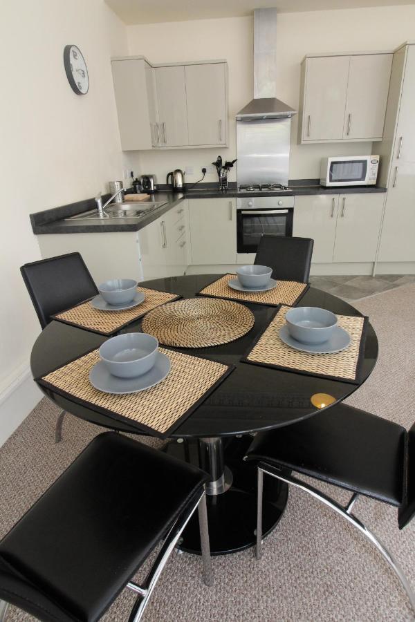 Central Two Bedroom Victorian Apartment With Free Parking EDI Exterior photo